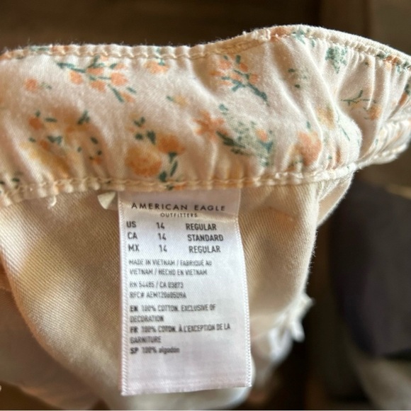 NWOT Women's American Eagle High Waisted Khaki Chino Pants Size 14 - Picture 6 of 6